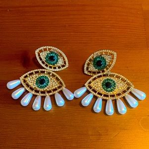 Super fun eyeball earrings
